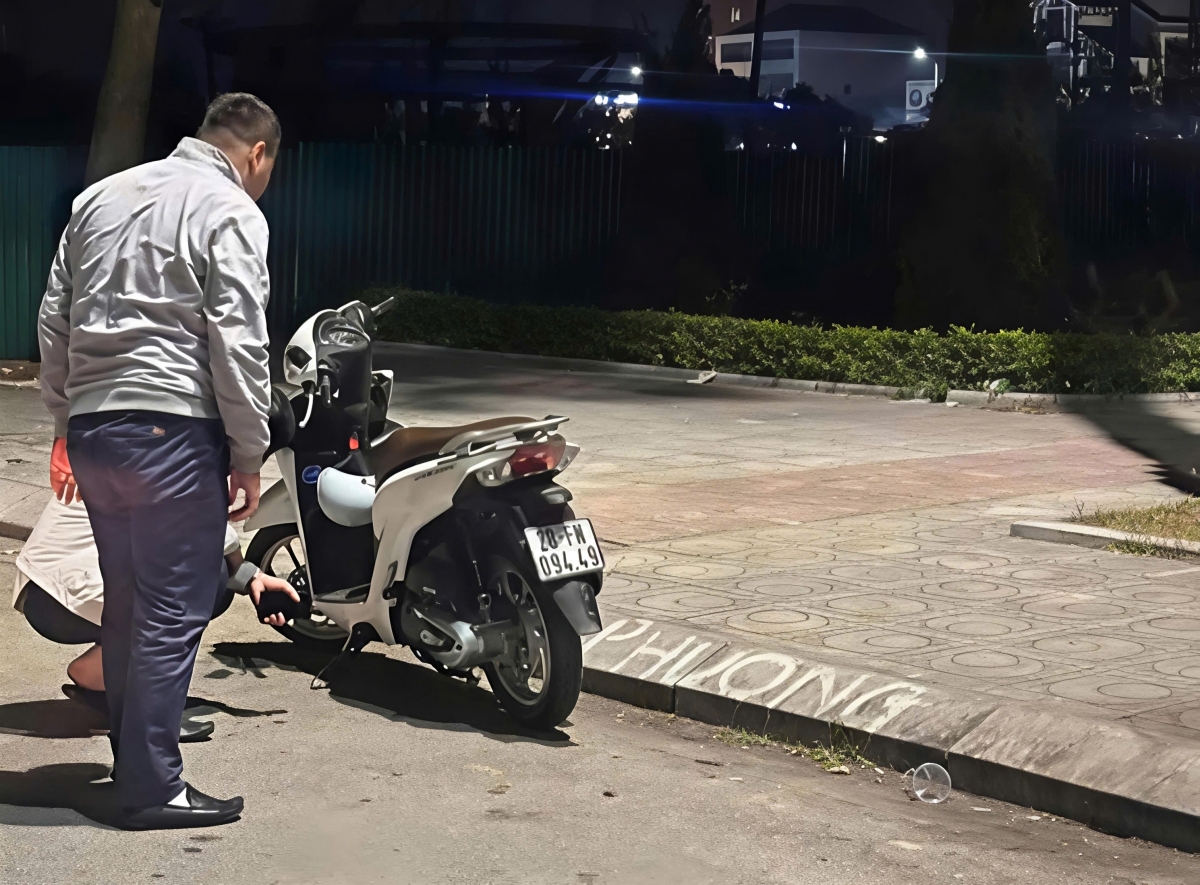 Chiếc xe máy đối tượng bỏ lại tại Bắc Ninh