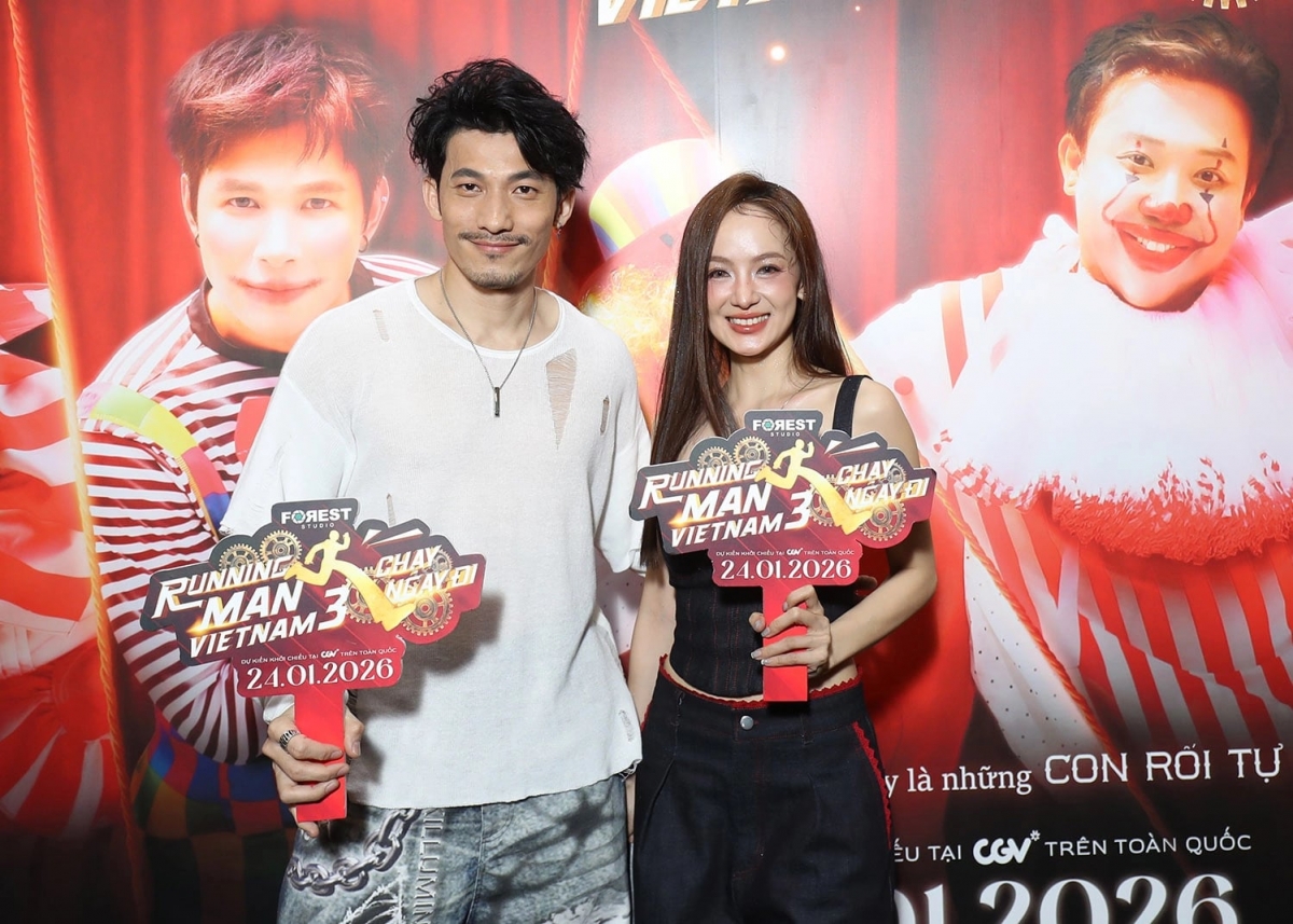 Cặp sao Liên Bỉnh Phát - Ngọc Kayla trên thảm đỏ sự kiện điện ảnh tại TP HCM. Diễn viên 'Song Lang' cho biết anh và bạn gái gắn bó hơn 6 năm, được gia đình hai bên ủng hộ, vun vén.