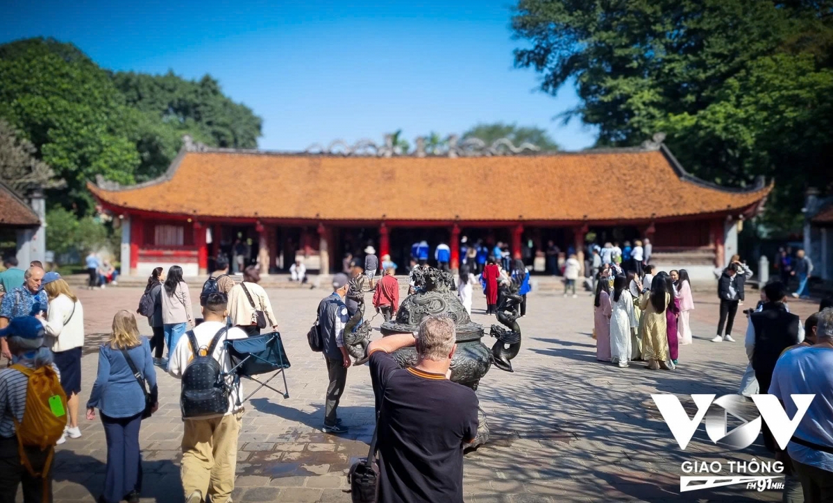 Dù chỉ mới xuất hiện trong Top các địa điểm check in đẹp đầu năm 2026 nhưng chùa Thắng Nghiêm Quốc Tự (Mật Viện Thắng Nghiêm) đã nhanh chóng thu hút sự quan tâm của du khách bởi không gian, kiến trúc mang đậm dấu ấn Phật giáo truyền thống.