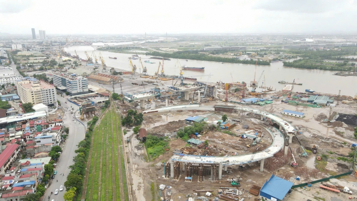 Cầu Nguyễn Trãi, một trong những dự án đầu tư công trên địa bàn Hải Phòng đang được đẩy nhanh thực hiện, đảm bảo tiến độ và chất lượng yêu cầu