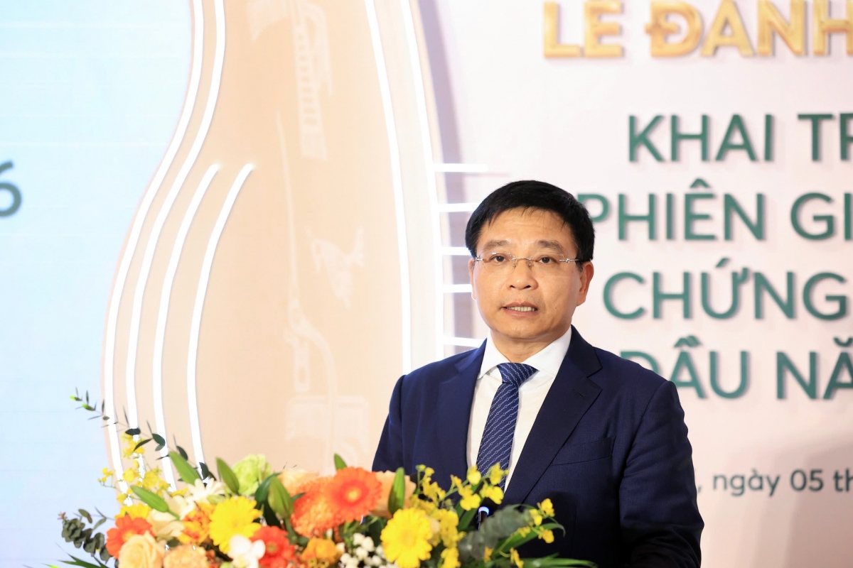 Bộ Tài chính Nguyễn Văn Thắng phát biểu tại Lễ đánh cồng khai trương phiên giao dịch chứng khoán đầu năm 2026