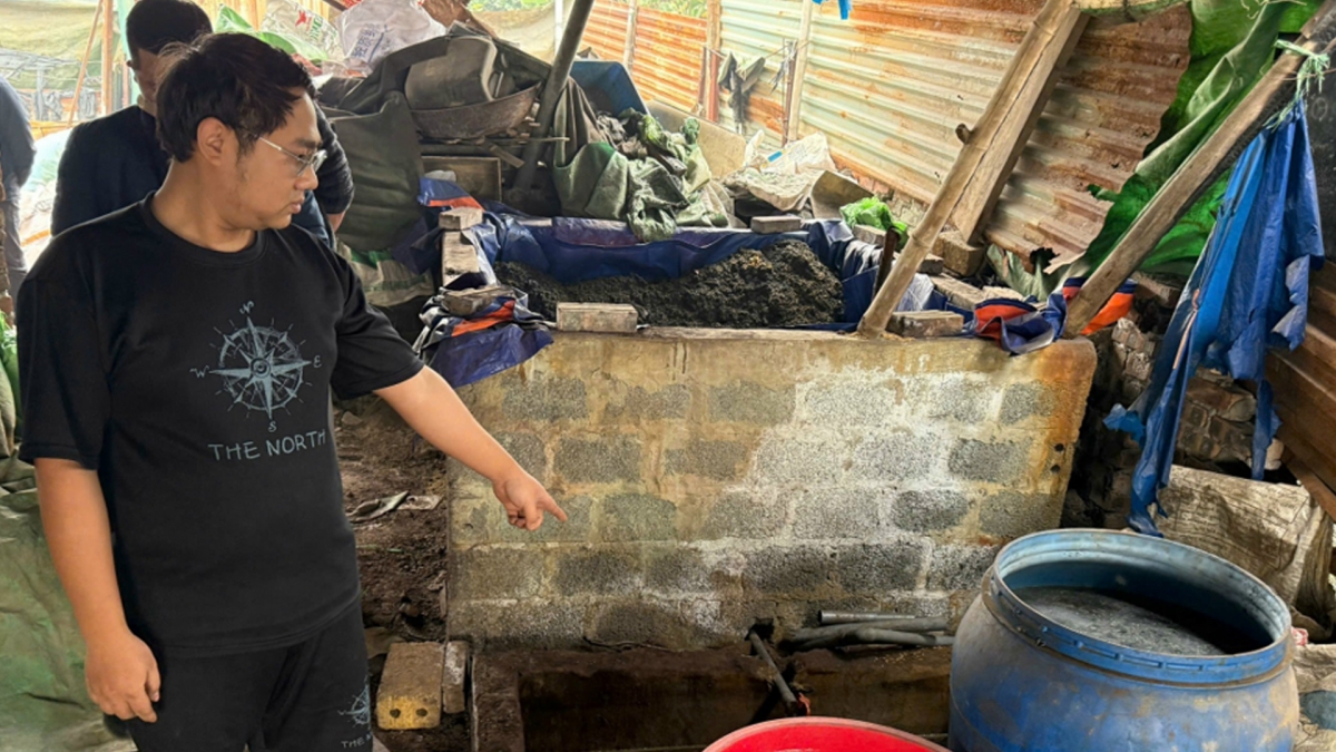 Kết quả kiểm tra cho thấy, tại xưởng của Nguyễn Văn Long và Nguyễn Minh Tân, lực lượng chức năng đã tạm giữ 3.370 kg chất thải rắn nguy hại; tại xưởng của Nguyễn Phong Vũ, thu giữ 3.350 kg. Tổng khối lượng chất thải nguy hại bị phát hiện, niêm phong lên tới hơn 6,7 tấn, hiện được bảo quản theo đúng quy định phục vụ công tác điều tra.