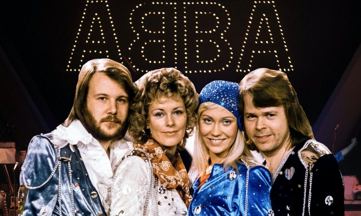 ABBA - Nhóm nhạc pop huyền thoại Thụy Điển phải mất gần 50 năm mới nhận được đề cử Grammy đầu tiên. Dù chưa từng thắng giải, ca khúc “Dancing Queen” của họ đã được vinh danh tại Đại sảnh Danh vọng Grammy.