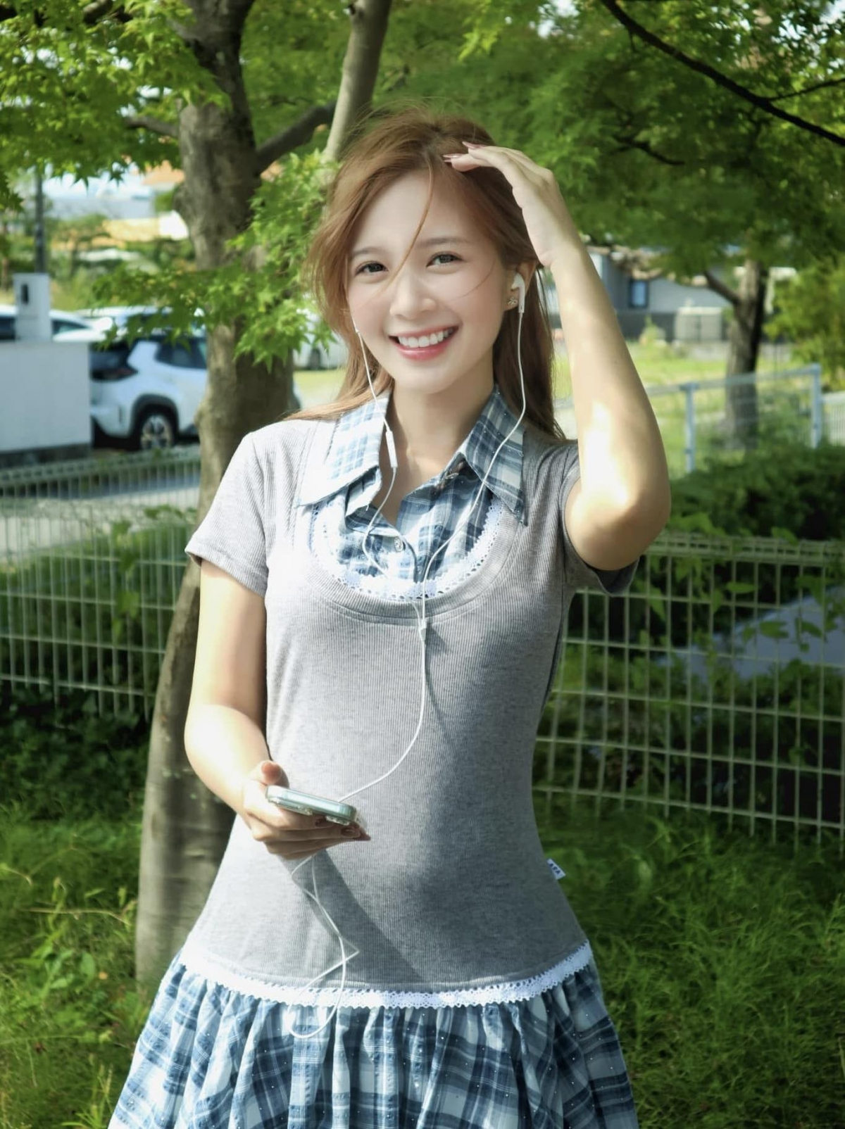 Sở hữu vẻ ngoài xinh xắn, trong trẻo, cô thường được giao những vai diễn ngây thơ, trong sáng. Cô từng tham gia các bộ phim như "Những ngày không quên", "Mặt nạ gương"; "Gara hạnh phúc", "Đừng nói khi yêu"; "Chúng ta của 8 năm sau"...