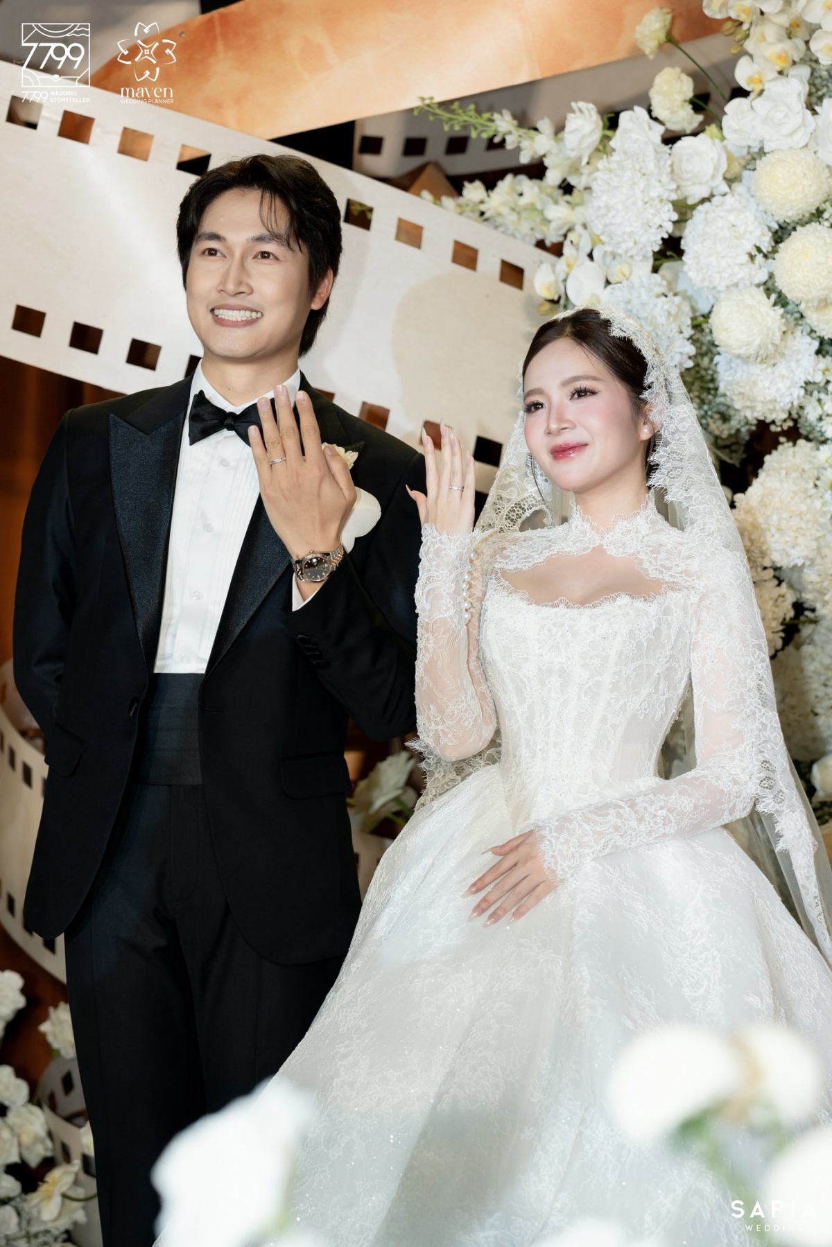 Tháng 11/2025, Ngọc Huyền lên xe hoa với diễn viên Đình Tú. Lễ cưới của cặp diễn viên được tổ chức trang trọng và ấm cúng, với sự chứng kiến của gia đình, bạn bè, đồng nghiệp thân thiết. Không gian tiệc cưới được trang hoàng đậm màu sắc điện ảnh, lấy cảm hứng từ những thước phim đã gắn liền với chuyện tình của cặp đôi.