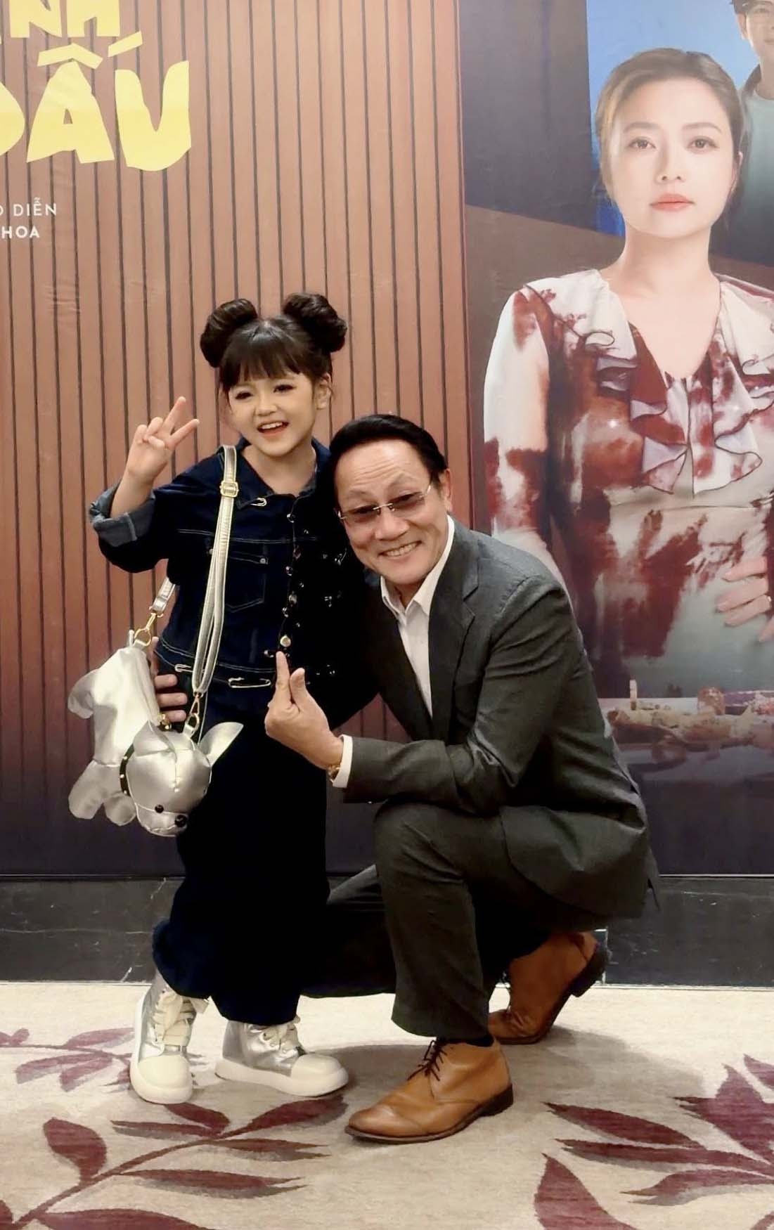 NSƯT Hoàng Hải bày tỏ sự ngạc nhiên trước khả năng diễn xuất vượt tuổi của Cherry An Nhiên. Nam nghệ sĩ hài hước chia sẻ trên trang cá nhân: "Cherry ạ, bố nghĩ tới khi con 16 tuổi mà diễn như thế này là phải lên NSƯT, 21 tuổi khéo vừa đạt danh hiệu hoa hậu, người mẫu, diễn viên, NSND rồi. Diễn như thế này thì cứ gọi là đỉnh của chóp, 10 điểm không có nhưng. Con bé tài năng không đợi tuổi là có thật”.