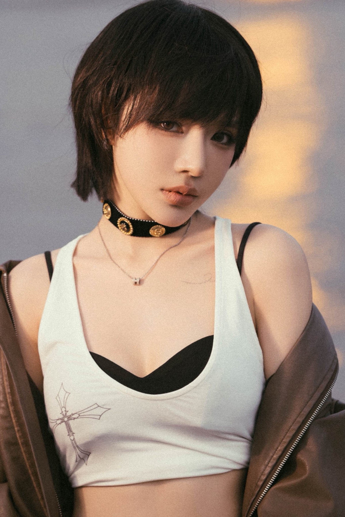 LyLy (tên thật là Nguyễn Hoàng Lan), sinh năm 1996, được biết đến nhiều sau cuộc thi Sing My Song năm 2018. Cuối năm 2018, cô ra mắt MV 24h, gây sốt các bảng xếp hạng. LyLy từng tham gia một số chương trình như The Next Stage (Trung Quốc), Our Song Vietnam...