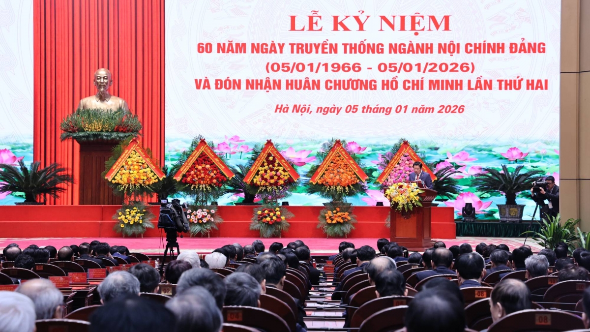 Ủy viên Bộ Chính trị, Bí thư Trung ương Đảng, Trưởng Ban Nội chính Trung ương, Phó Trưởng Ban Thường trực Ban Chỉ đạo Trung ương về phòng, chống tham nhũng, lãng phí, tiêu cực; Phó Trưởng Ban Thường trực Ban Chỉ đạo cải cách tư pháp Trung ương Phan Đình Trạc đọc diễn văn tại lễ kỷ niệm.