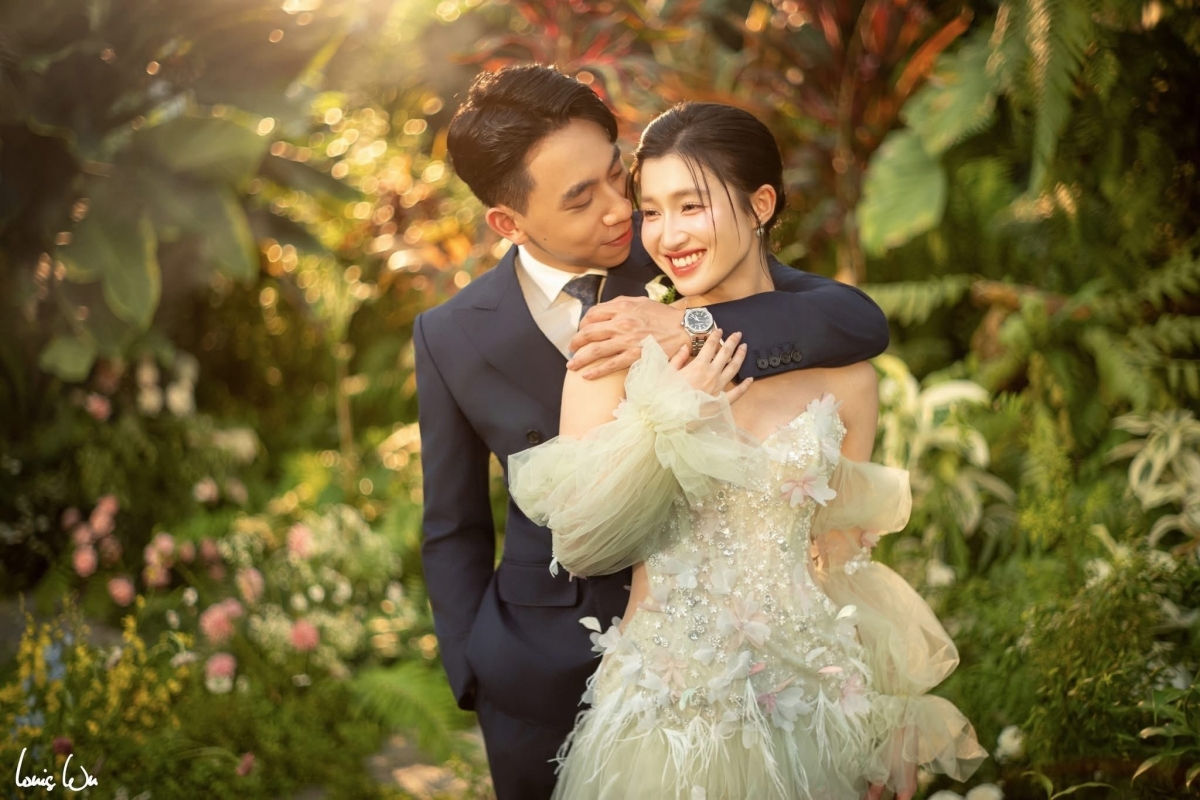Ảnh cưới của Á hậu Phương Nhi và thiếu gia Minh Hoàng. Ảnh: Louis Wu