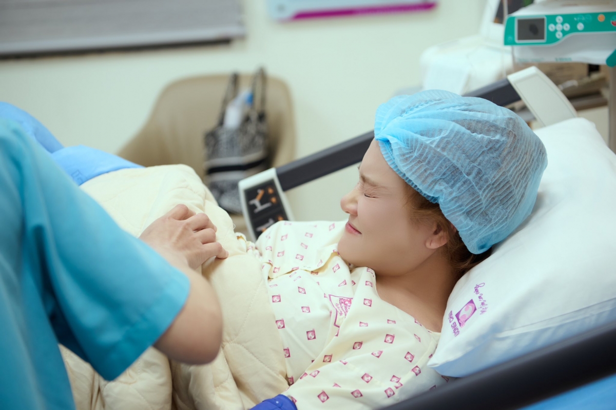 Khoảnh khắc vượt cạn của Nhã Phương