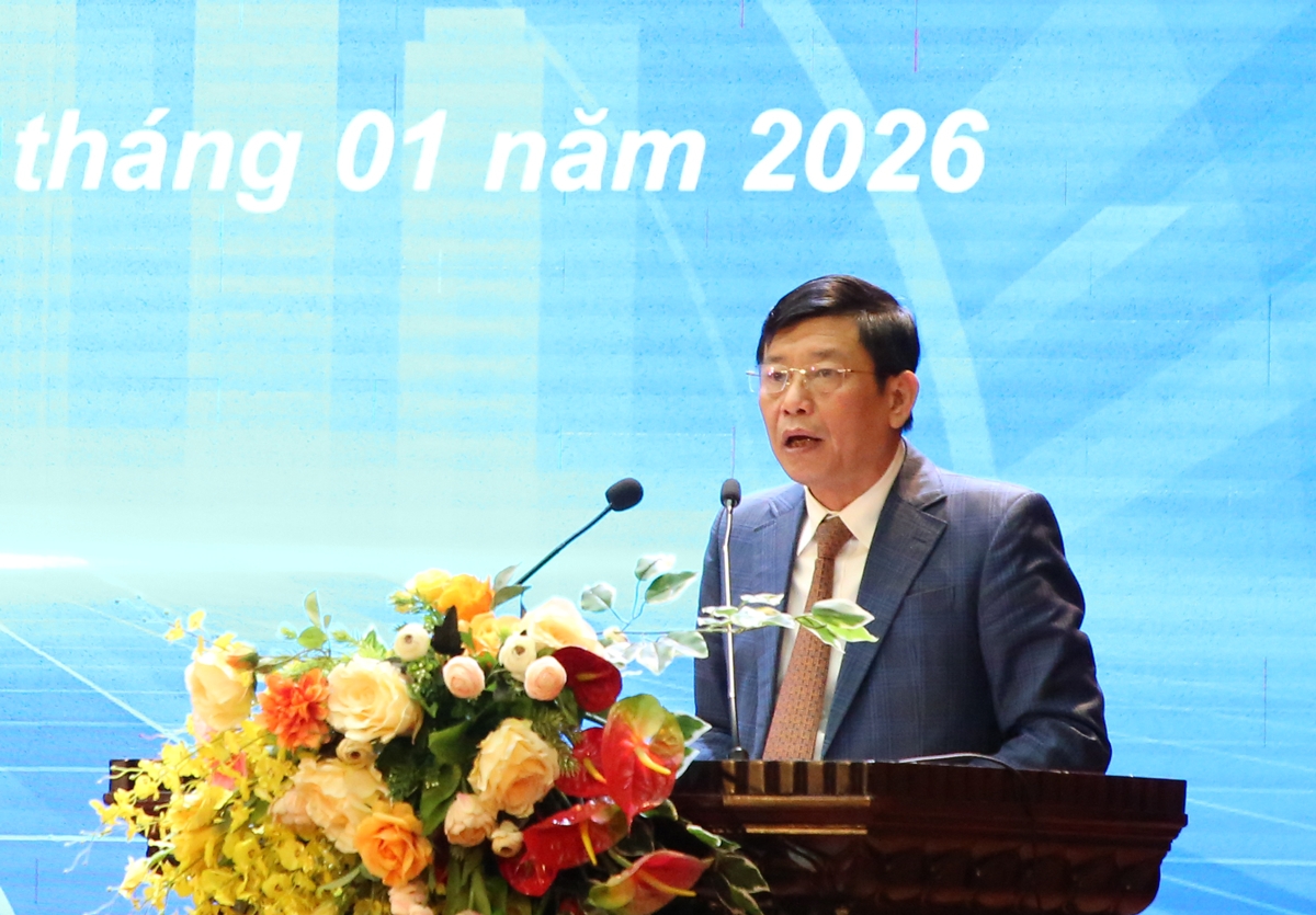 Phó Chủ tịch UBND tỉnh Bắc Ninh Ngô Tân Phượng phát biểu tại lễ ra quân