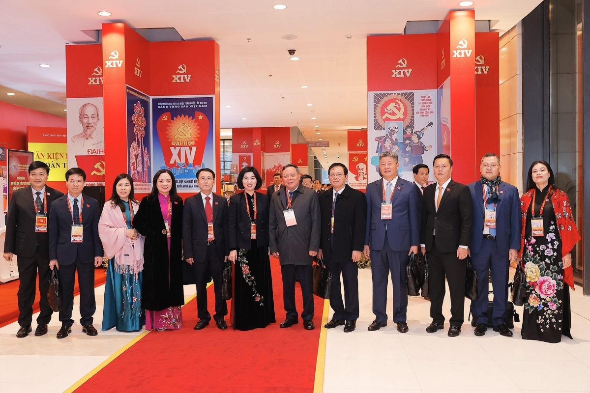 Đoàn Đại biểu của thành phố Hà Nội đến dự Đại hội lần thứ XIV của Đảng.