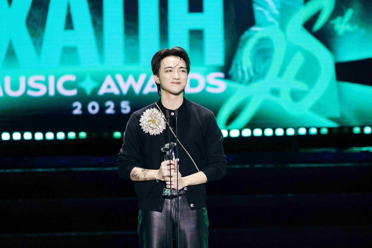 Soobin chiến thắng ở hạng mục Nam ca sĩ/rapper của năm. 