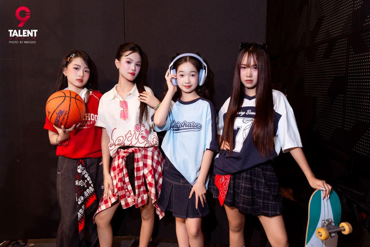 Tinh thần "Sống năng động" được lan tỏa mạnh mẽ qua từng thiết kế đậm chất thể thao và hiện đại của Chiho