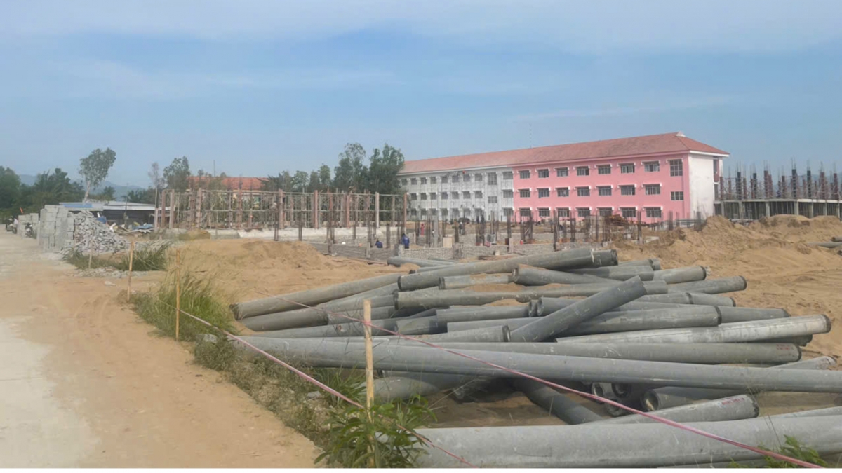 Trường nội trú liên cấp Tiểu học – Trung học cơ sở Vĩnh Gia có tổng diện tích gần 43.000m², tổng vốn đầu tư hơn 186 tỷ đồng đang được tăng tốc xây dựng, phấn đấu hoàn thành đưa vào hoạt động trong năm học 2026-2027.