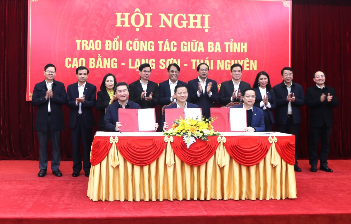 Tỉnh Cao Bằng sẵn sàng chủ động, trách nhiệm, đồng hành chặt chẽ cùng tỉnh Lạng Sơn và tỉnh Thái Nguyên để biến tiềm năng thành động lực, biến liên kết thành sức mạnh thực sự, góp phần xây dựng vùng biên cương phía Bắc phát triển nhanh, bền vững và vững chắc về quốc phòng - an ninh.