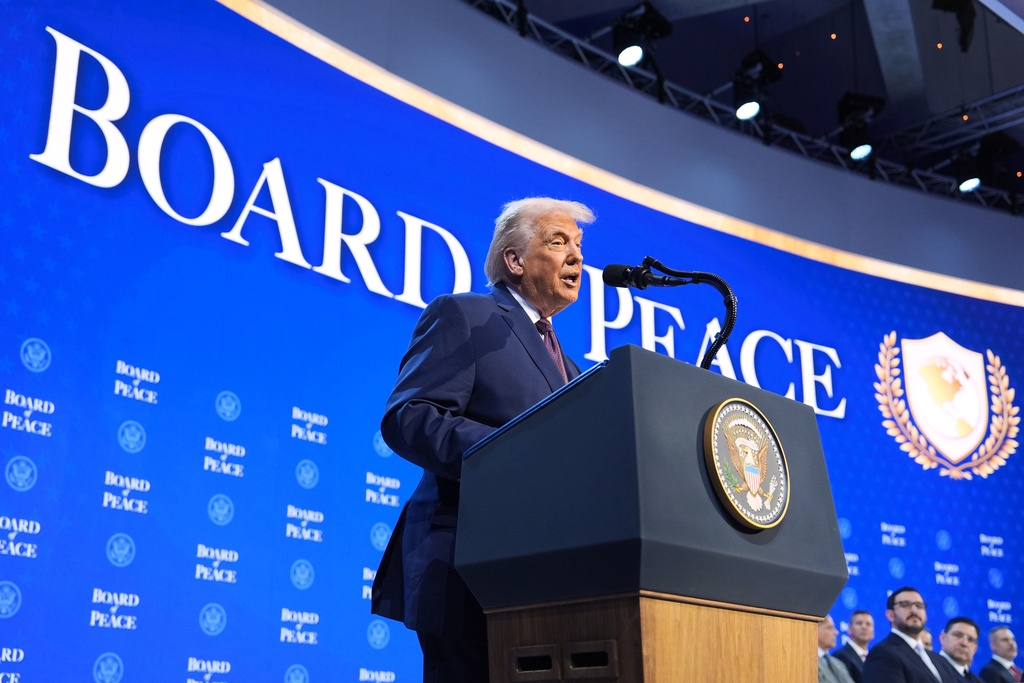 Tổng thống Donald Trump phát biểu tại Hội nghị thường niên Diễn đàn Kinh tế Thế giới ở Davos, Thụy Sĩ, ngày 22/1/2026. Ảnh: AP