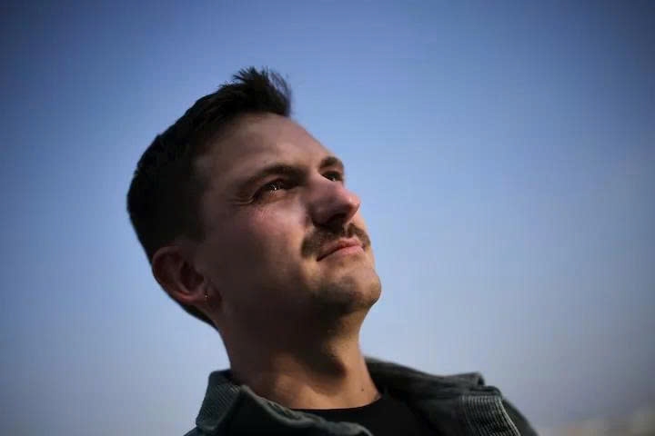 Troy Merritt, 33 tuổi, một phi công hàng không thương mại người Mỹ, cho biết anh đã tự nguyện ngừng bay vào tháng 12/2022 và bắt đầu dùng thuốc sau khi nhận ra rằng trầm cảm và lo âu đã ảnh hưởng đến khả năng bay an toàn của mình. Ảnh: REUTERS