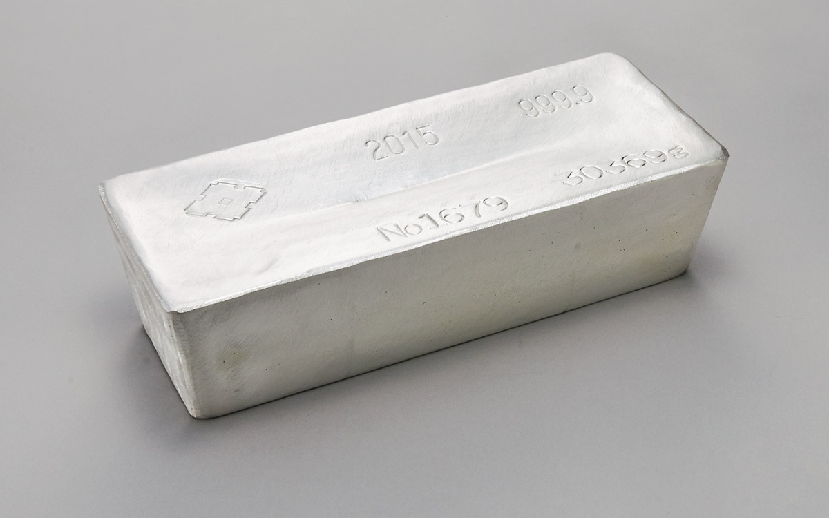 Bạc thỏi. Ảnh: Sumimoto mm.