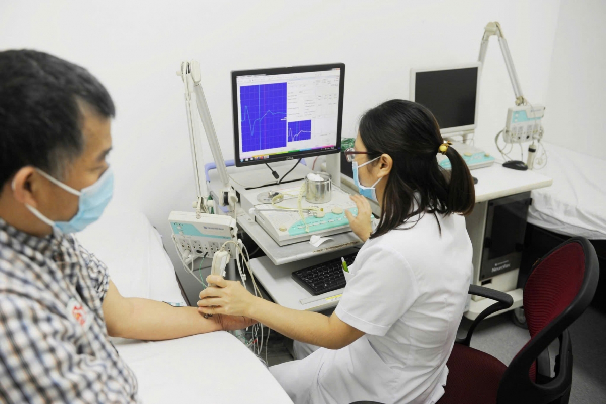 Bác sĩ cảnh báo, nếu không được phát hiện và can thiệp kịp thời, liệt mặt ngoại biên có thể để lại nhiều di chứng kéo dài, thậm chí dẫn đến liệt mặt vĩnh viễn (Ảnh minh họa: BVCC)