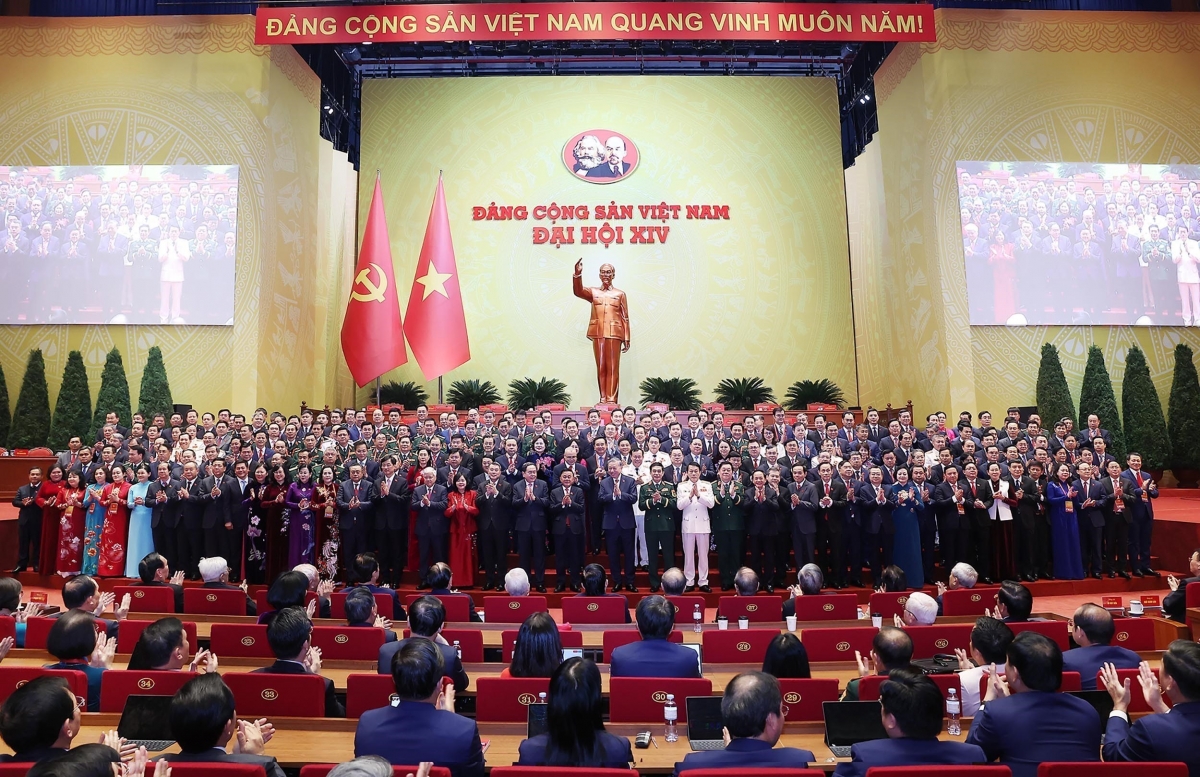 Ban Chấp hành Trung ương Đảng Cộng sản Việt Nam khóa XIV ra mắt Đại hội. (Ảnh: TTXVN)