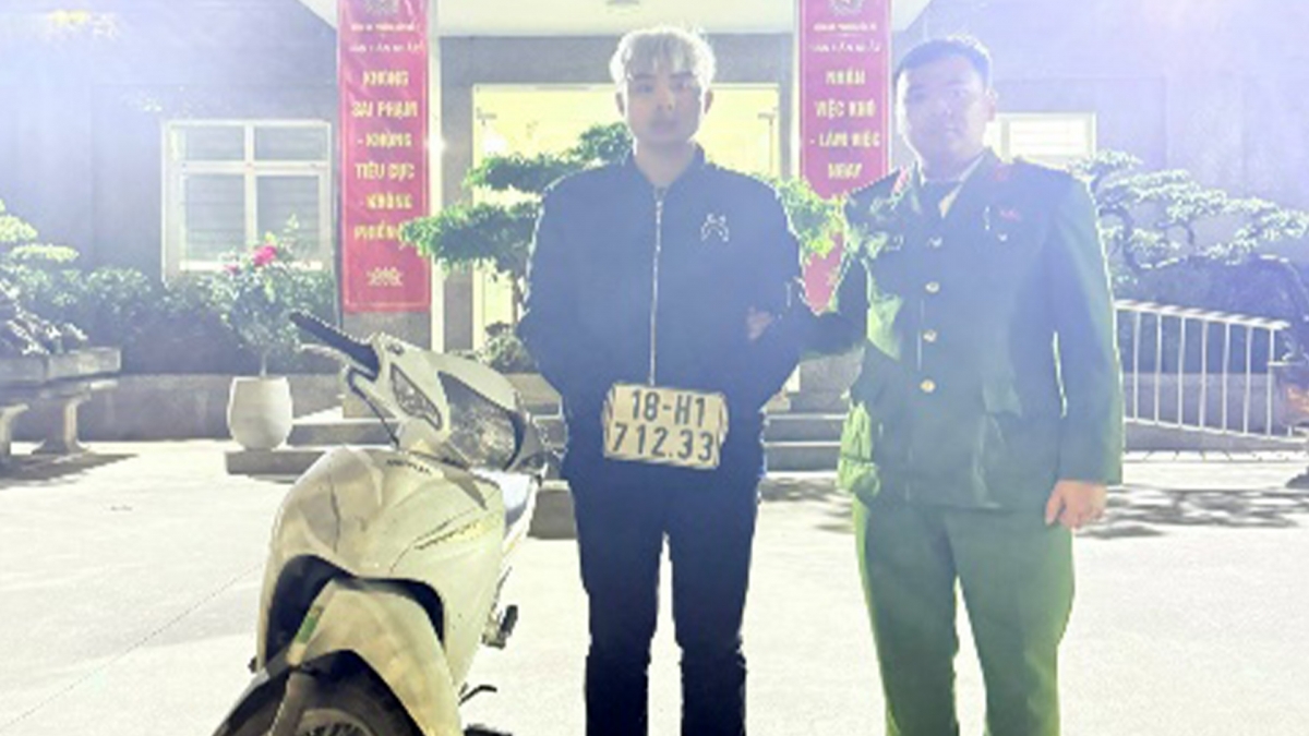 Đối tượng Nguyễn Thanh Bình và tang vật được thu giữ