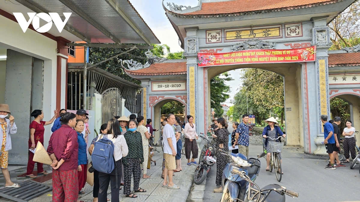 Vỡ nợ tiền tỷ khiến khung cảnh làng quê vốn yên bình trở lên rúng động