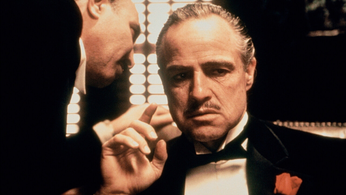 The Godfather – Tác phẩm kinh điển của Francis Ford Coppola, đặt nền móng cho dòng phim băng đảng hiện đại và giành 5 Quả Cầu Vàng năm 1973. (Ảnh: Paramount Pictures)