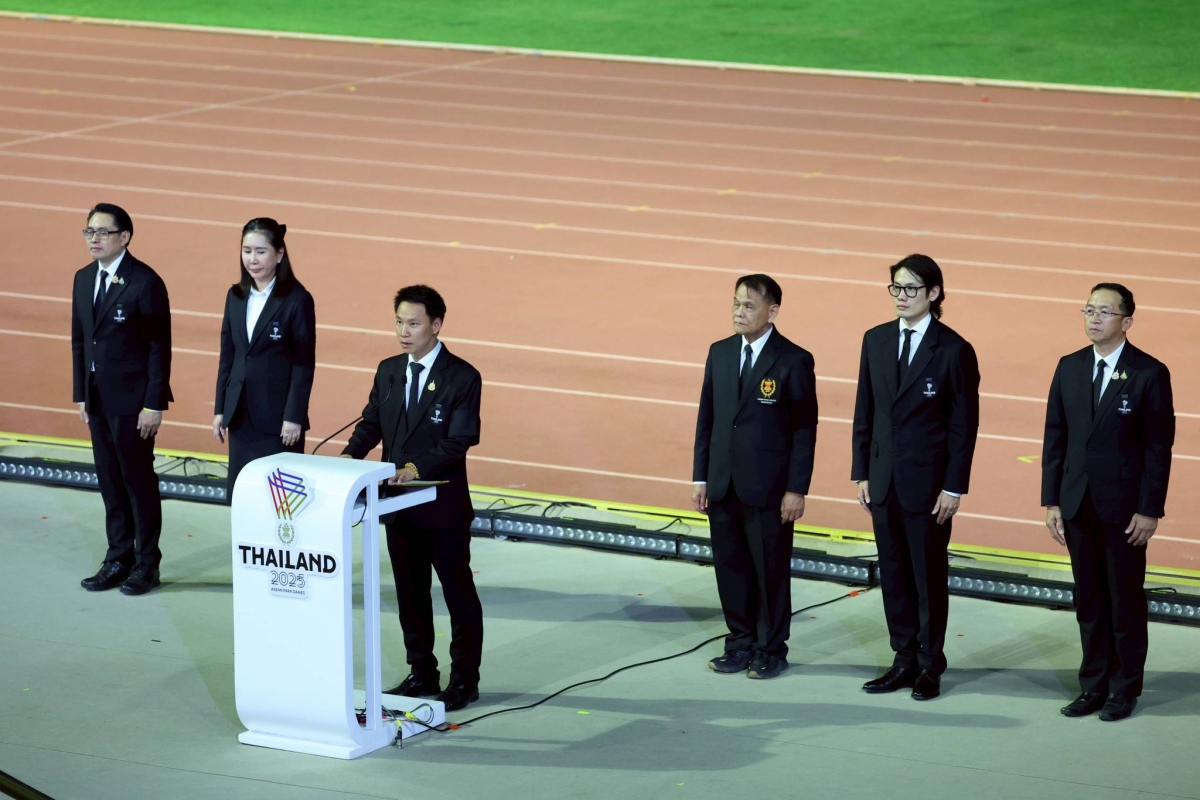 Bộ trưởng Văn hóa Thể thao Thái Lan Artthakorn Sirilatthayakorn phát biểu khai mạc.