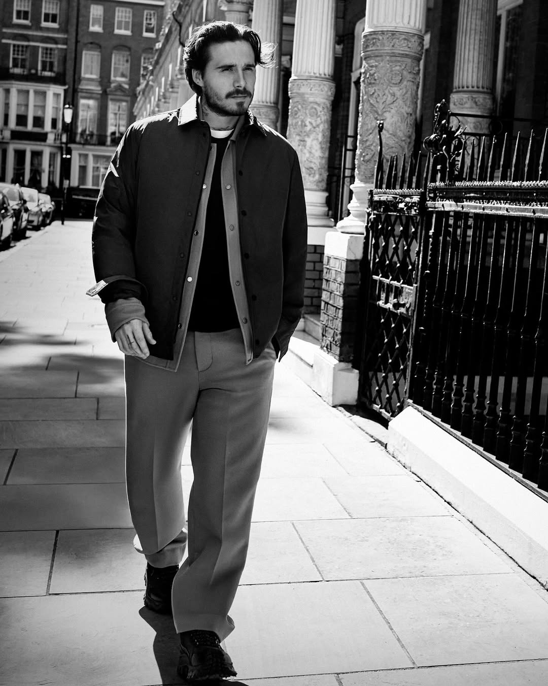 Mâu thuẫn trong gia đình Beckham làm dấy lên tranh luận về ranh giới giữa tình thân và lợi ích thương hiệu trong giới người nổi tiếng.