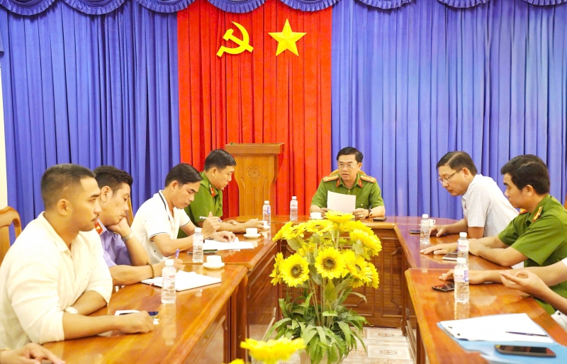 Đại tá Châu Quốc Huy, Phó Giám đốc, Thủ trưởng cơ quan CSĐT Công an tỉnh chỉ đạo điều tra vụ án.