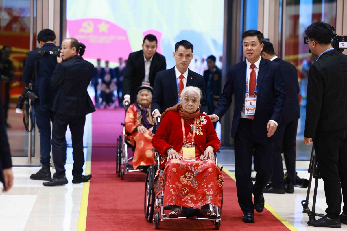 Đại hội là dấu mốc đặc biệt trên con đường phát triển, mở ra kỷ nguyên mới - kỷ nguyên mà Việt Nam quyết tâm hiện thực hóa 2 mục tiêu 100 năm thành lập Đảng và 100 năm thành lập nước; phấn đấu để đến năm 2045 trở thành nước phát triển, thu nhập cao; vì một nước Việt Nam hòa bình, độc lập, dân chủ, giàu mạnh, phồn vinh, văn minh, hạnh phúc, vững bước đi lên Chủ nghĩa xã hội.