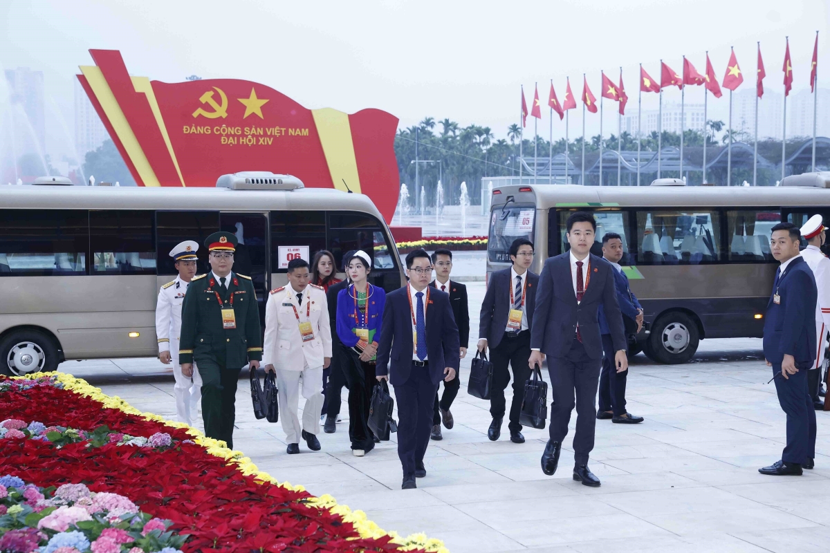 Đại hội lần thứ XIV của Đảng sẽ thảo luận, thông qua các văn kiện quan trọng: Báo cáo Chính trị của Ban Chấp hành Trung ương khóa XIII tại Đại hội đại biểu toàn quốc lần thứ XIV; Báo cáo tổng kết một số vấn đề lý luận và thực tiễn về công cuộc đổi mới theo định hướng xã hội chủ nghĩa trong 40 năm qua ở Việt Nam; Báo cáo tổng kết 15 năm thi hành Điều lệ Đảng (2011 - 2025) và đề xuất định hướng bổ sung, sửa đổi Điều lệ Đảng; Báo cáo kiểm điểm sự lãnh đạo, chỉ đạo của Ban Chấp hành Trung ương Đảng khóa XIII. Đồng thời, cũng sẽ bầu Ban Chấp hành Trung ương khóa mới.