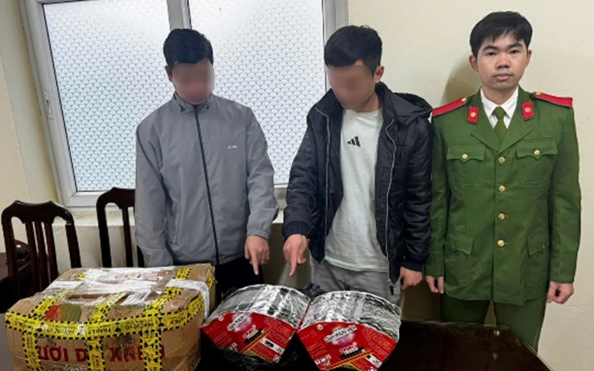 Các đối tượng cùng tang vật bị bắt giữ tại cơ quan công an