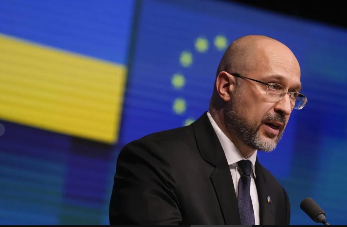 Bộ trưởng Quốc phòng Ukraine Denis Shmigal. Ảnh: AP