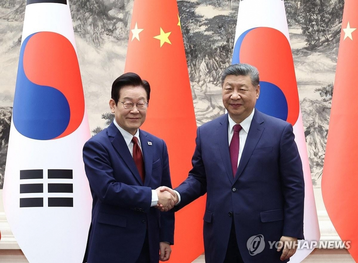 Chủ tịch nước Trung Quốc Tập Cận Bình và Tổng thống Hàn Quốc Lee Jae Myung nhất trí khôi phục quan hệ hai nước (Ảnh: Yonhap News)