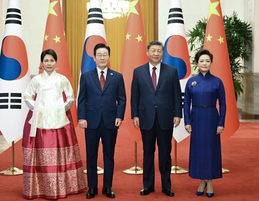 Chủ tịch Trung Quốc Tập Cận Bình và phu nhân cùng Tổng thống Hàn Quốc Lee Jae Myung và phu nhân tại Bắc Kinh ngày 5/1. (Ảnh: Tân Hoa xã)