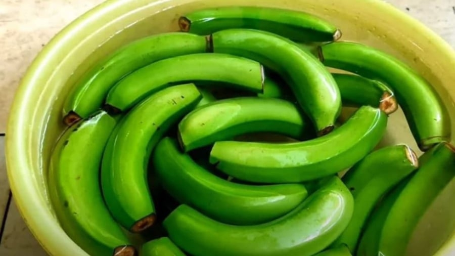 Chuối xanh chứa hàm lượng chất xơ cao, góp phần chống oxy hóa, hạn chế nguy cơ nhiễm khuẩn