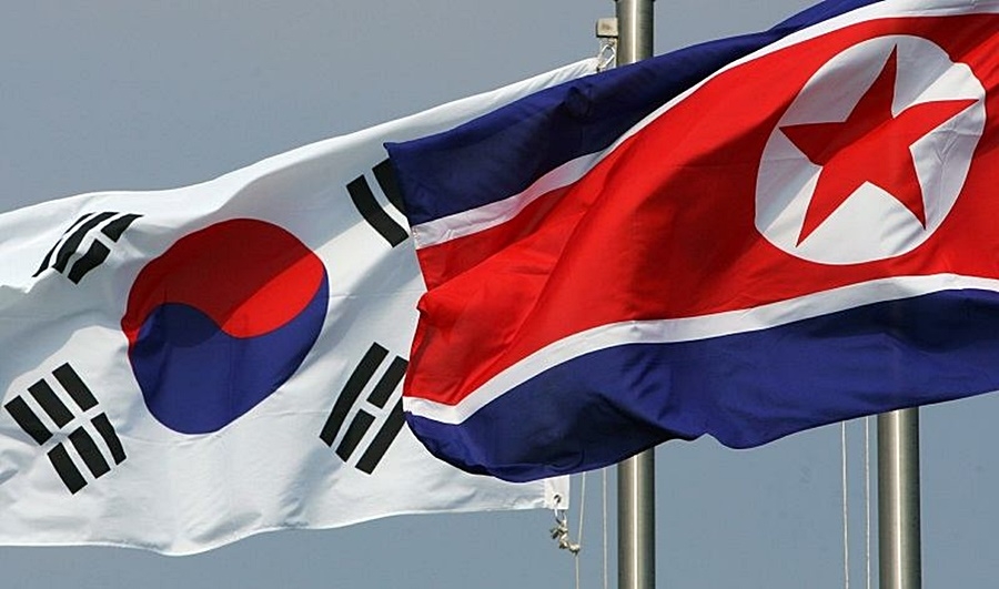 Quốc kỳ Triều Tiên - Hàn Quốc. Ảnh: Reuters.