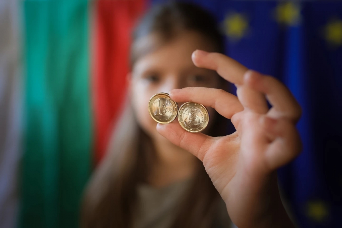 Đồng xu euro có biểu tượng của Bulgaria (Ảnh: AP)