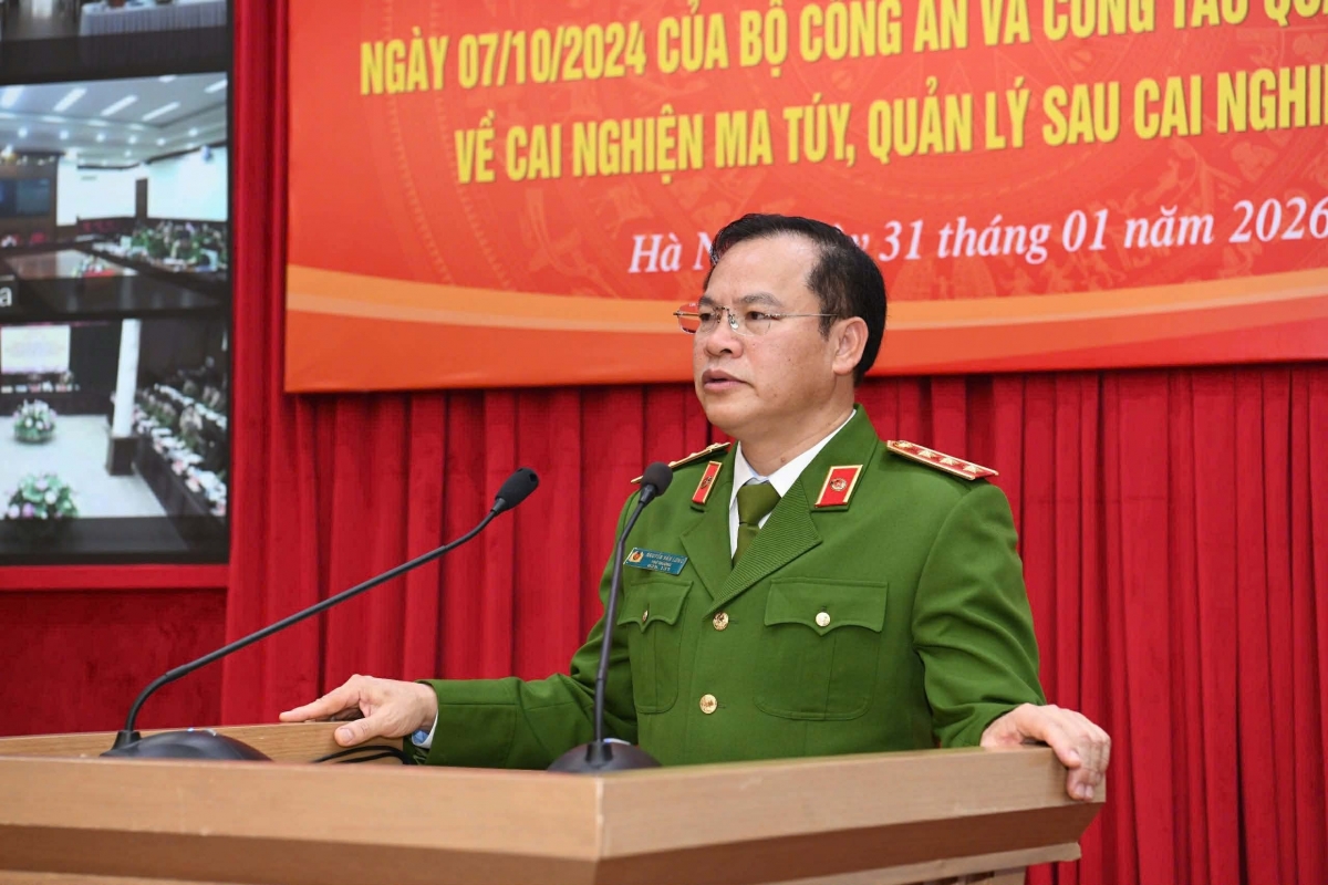 Thứ trưởng Nguyễn Văn Long phát biểu tại hội nghị.