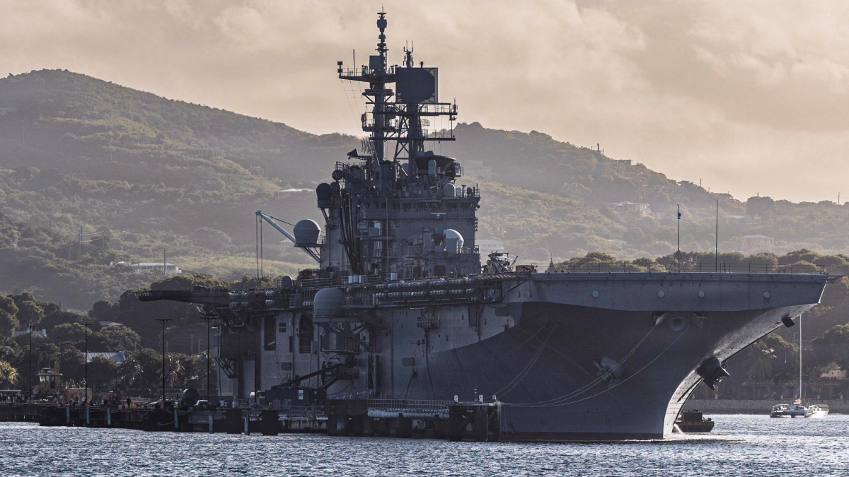 Tàu USS Iwo Jima. Ảnh: AP