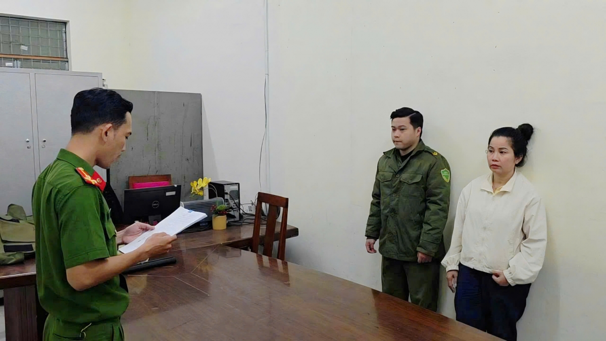  Hồ Thị Thùy Dương tại cơ quan công an.