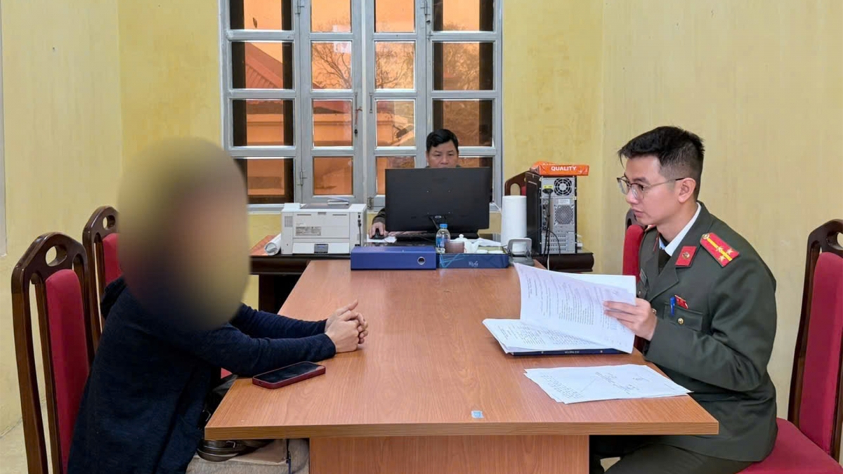 Bà N.T.L.O tại Công an xã Mê Linh