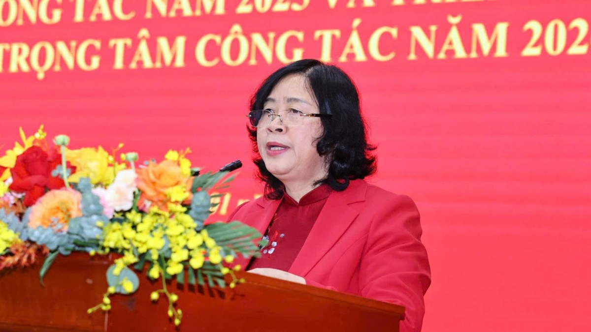 Bí thư Đảng ủy MTTQ, các đoàn thể Trung ương, Chủ tịch Ủy ban Trung ương MTTQ Việt Nam Bùi Thị Minh Hoài phát biểu.