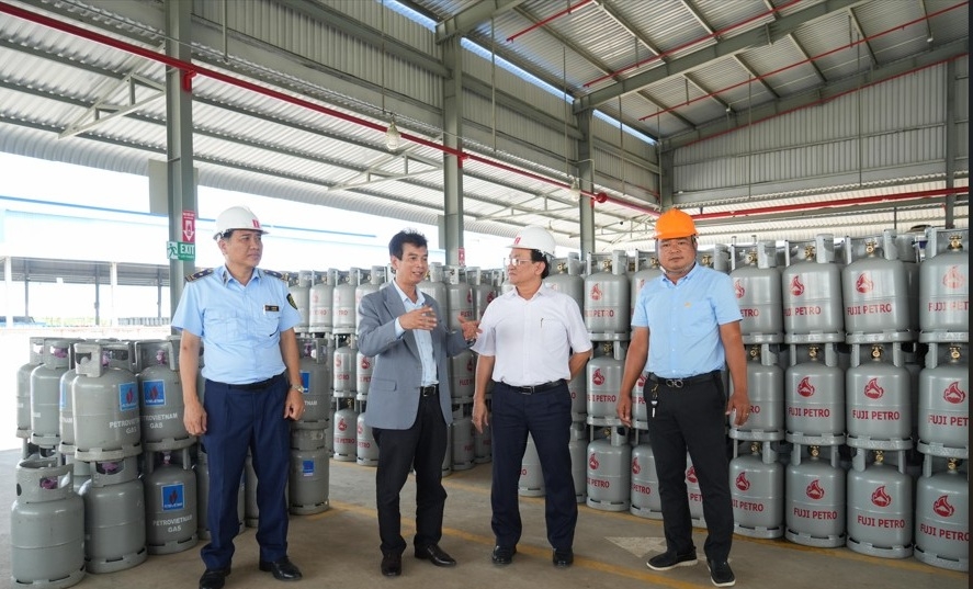 Đoàn Sở Công thương kiểm tra tại Công ty TNHH Gas Tây Đô