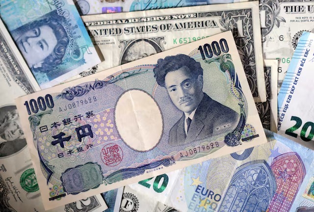 Đồng Yên Nhật tăng giá quá nóng so với đồng USD chỉ trong vòng 1 tuần lễ. Ảnh: Reuters