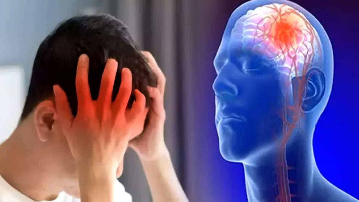 Việc sử dụng điện thoại, máy tính hoặc tivi quá lâu trước khi ngủ khiến não khó bước vào trạng thái nghỉ ngơi.