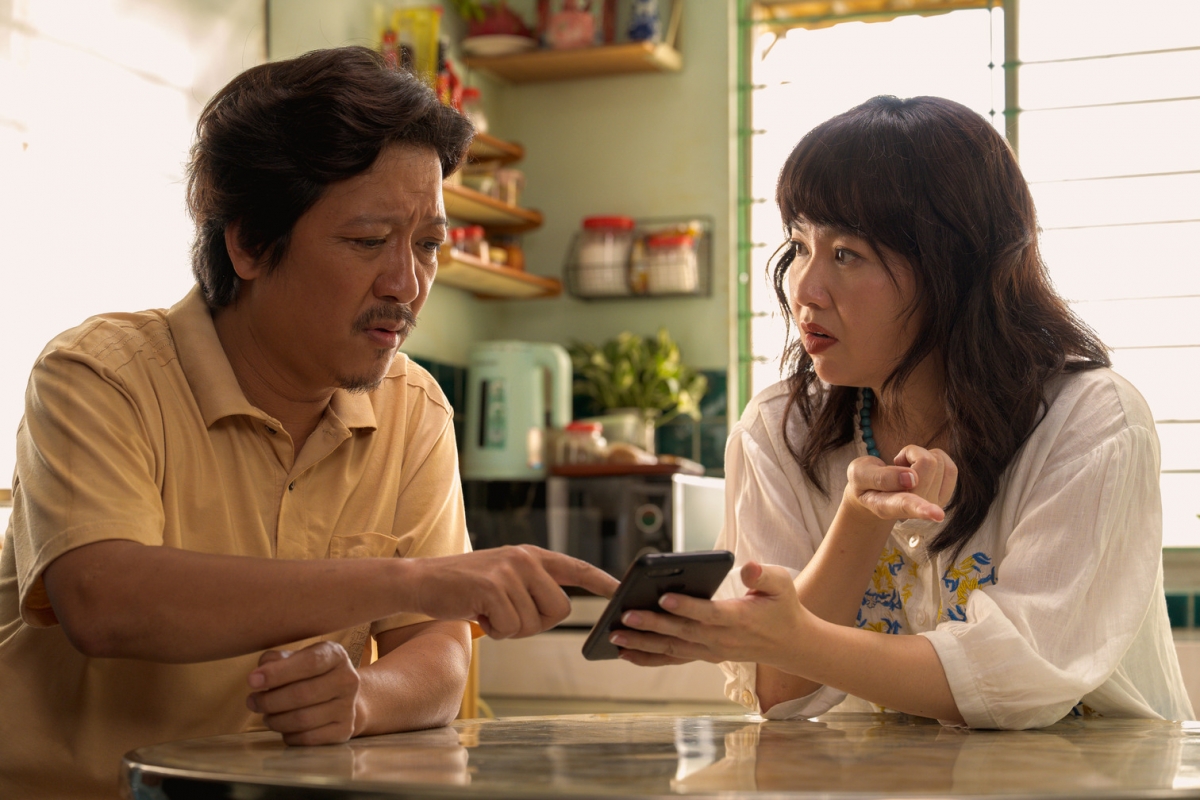 Lê Khánh trong vai cô Châu trong "Nhà ba tôi một phòng"