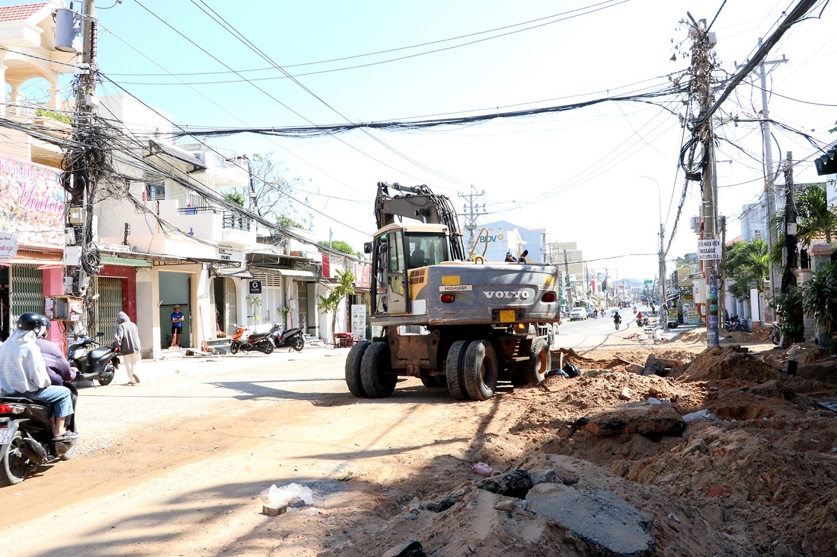 Dự án sửa chữa, nâng cấp đường Nguyễn Đình Chiểu và đường Huỳnh Thúc Kháng. Ảnh: T.T.D